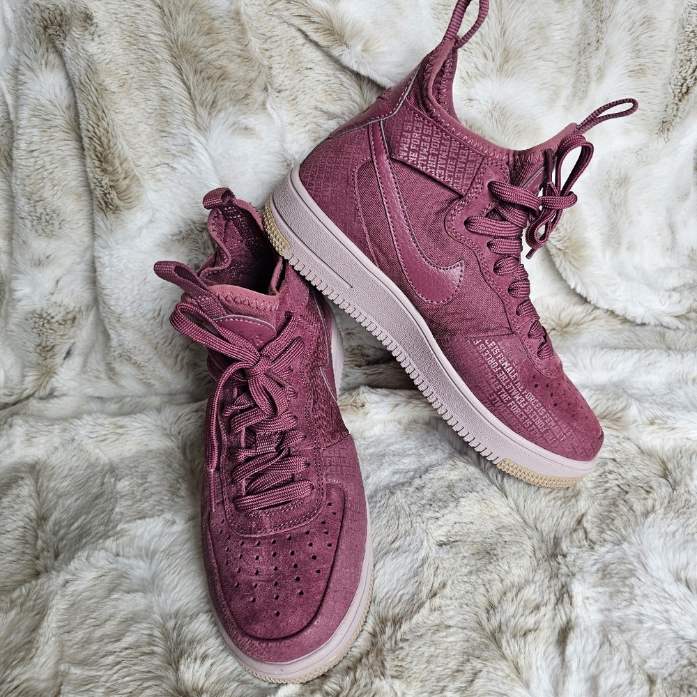 Nike Force is Female Airforce‎ Mid Vintage 6.5
